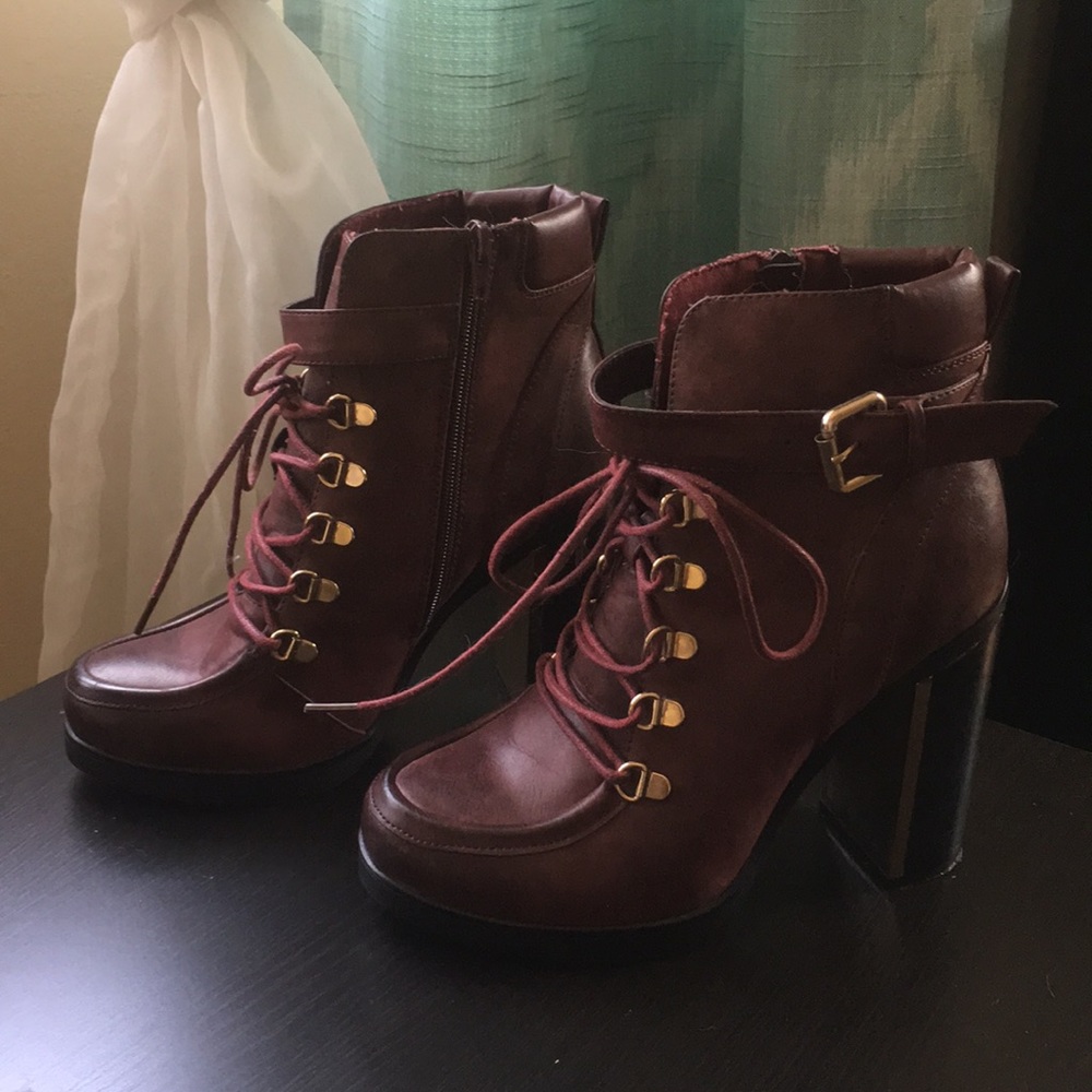 TORRID Sz 10 (Sz 40) Lace up boots